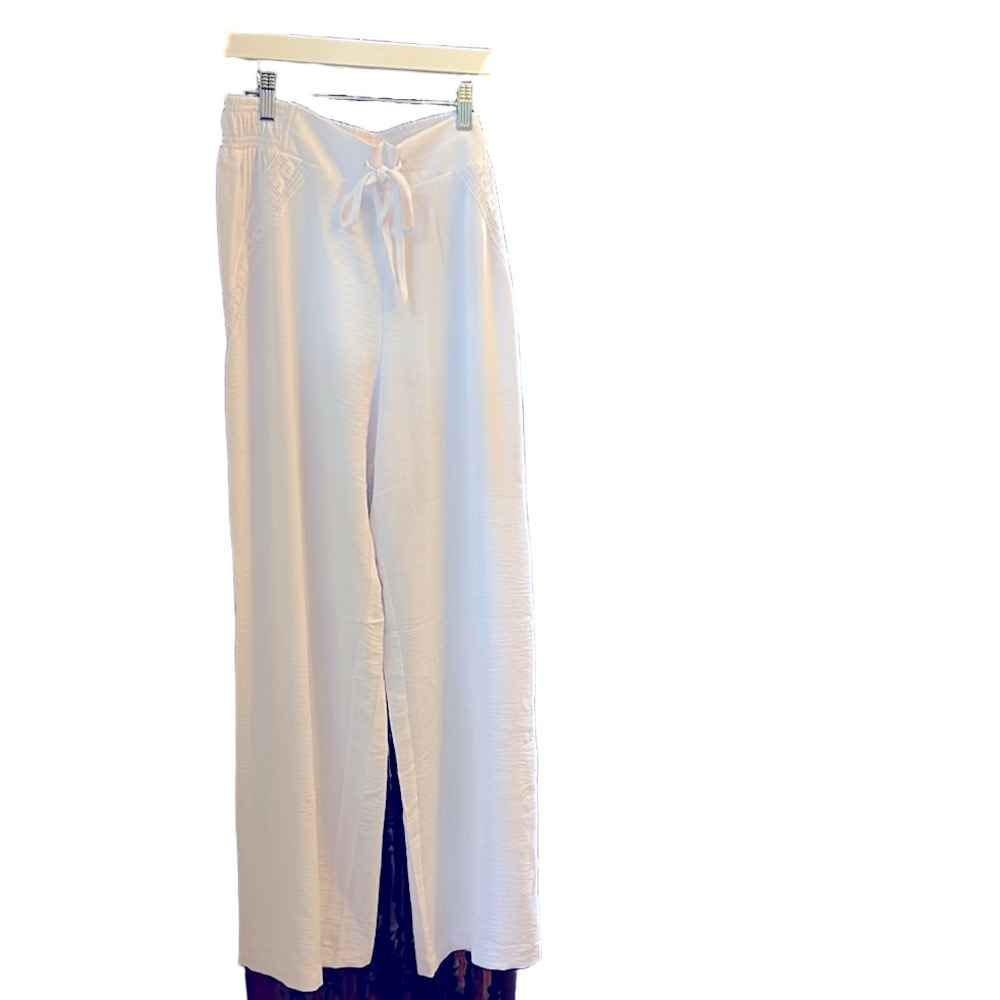 SOHO Lightweight Pants White Elastic Waist Lace Detail Pull On Size Medium